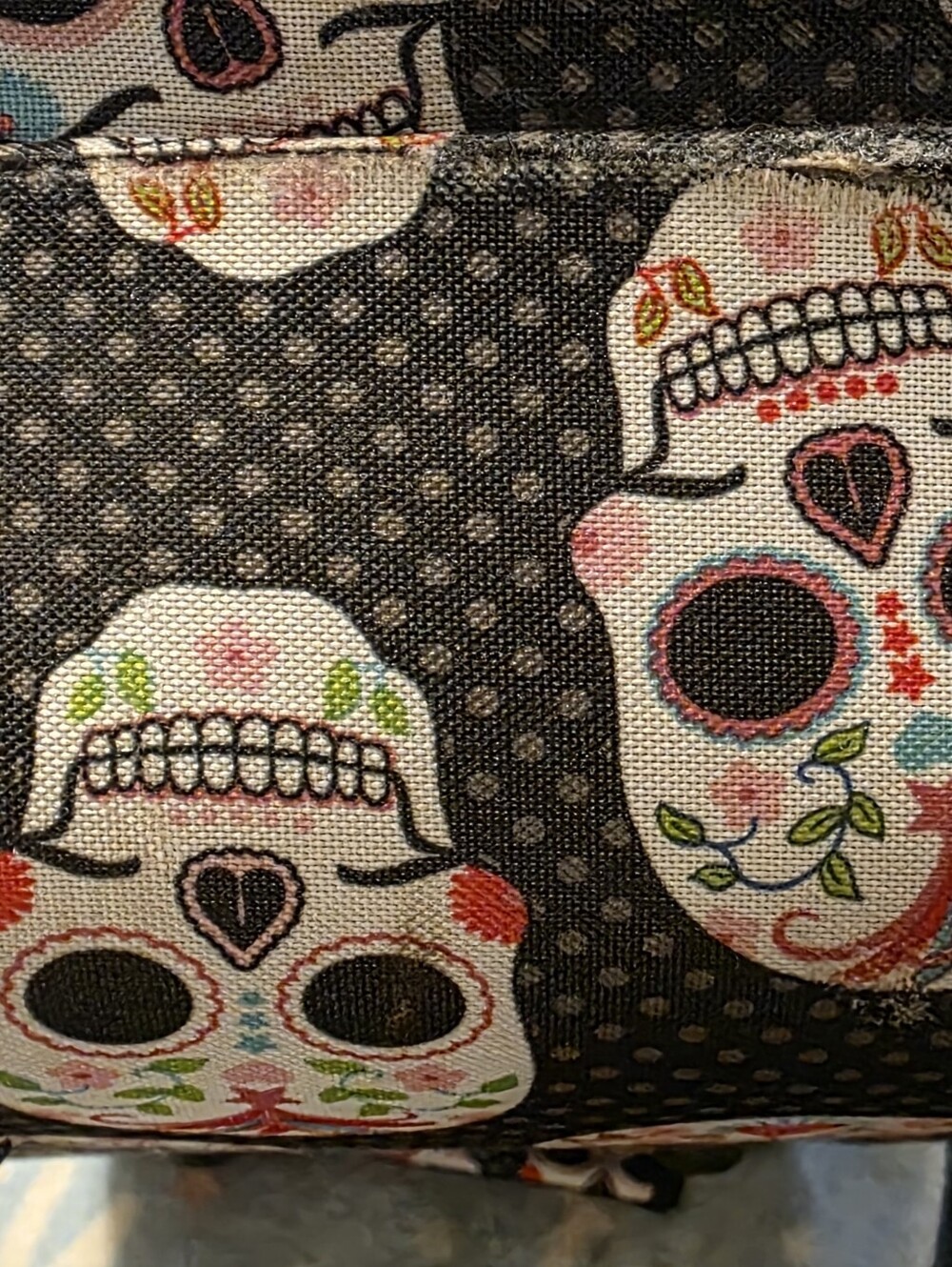 Betsey Johnson Skull Party 22" Wheeled Duffle Luggage - Picture 7 of 8